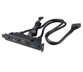 AKASA USB-C 3.1 Gen2 + 2x USB-A 3.0 záslepka