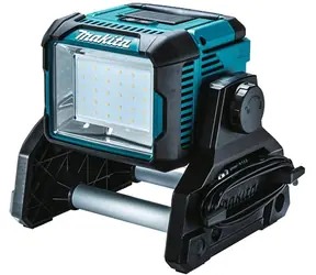Makita DML811 / aku pracovní světlo / 18V / 3000lm / až 11 hodin svícení 