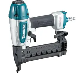 Makita AT638A / Pneu Sponkovačka / Tlak 4.9 - 8.3 bar / Délka spon 15 - 38 mm / šíře 6.35 mm