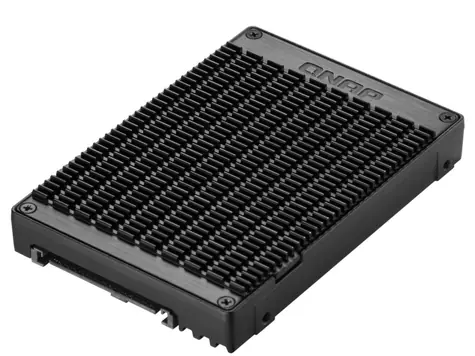 QNAP QDA-UMP4 adaptér / 1x M.2 2280 PCIe 4.0 NVMe SSD slot v 2.5