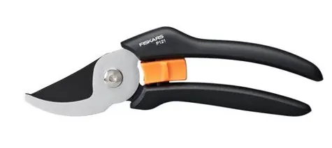 Fiskars P121 Solid Zahradní nůžky dvoučepelové