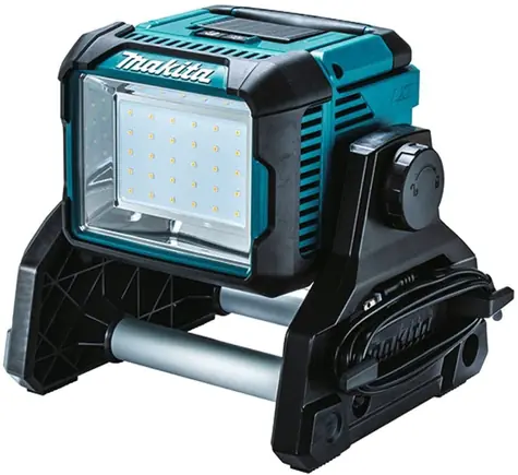 Makita DML811 / aku pracovní světlo / 18V / 3000lm / až 11 hodin svícení 