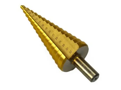 GEKO G38500 stupňovitý vrták 4-32mm tupňování po 2mm / 15 otvorů / stopka 10mm