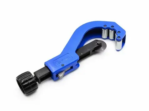 GEKO Řezačka plastových trubek 3-64 mm 